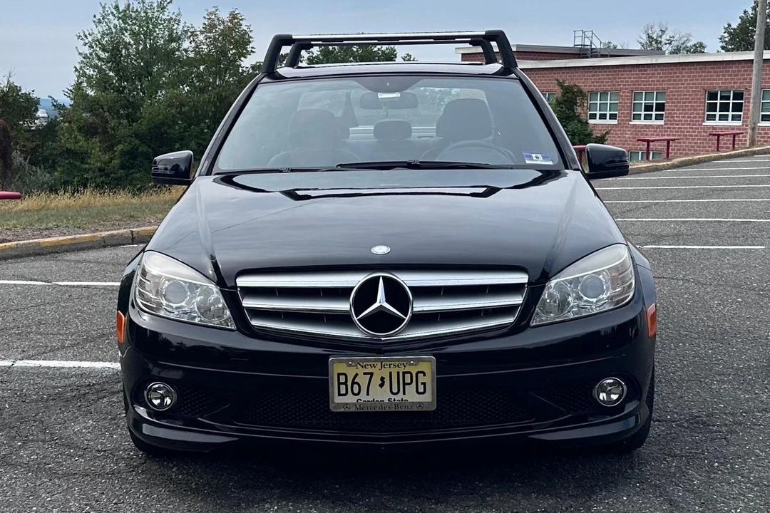 2010 Mercedes-Benz W204 C-Class - Image 2 of 31