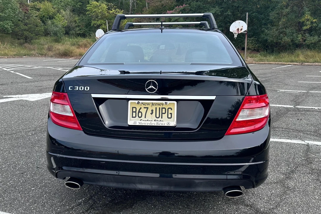 2010 Mercedes-Benz W204 C-Class - Image 5 of 31
