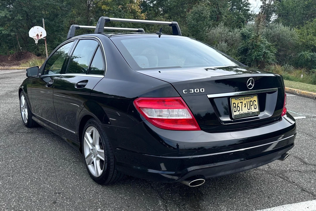 2010 Mercedes-Benz W204 C-Class - Image 4 of 31