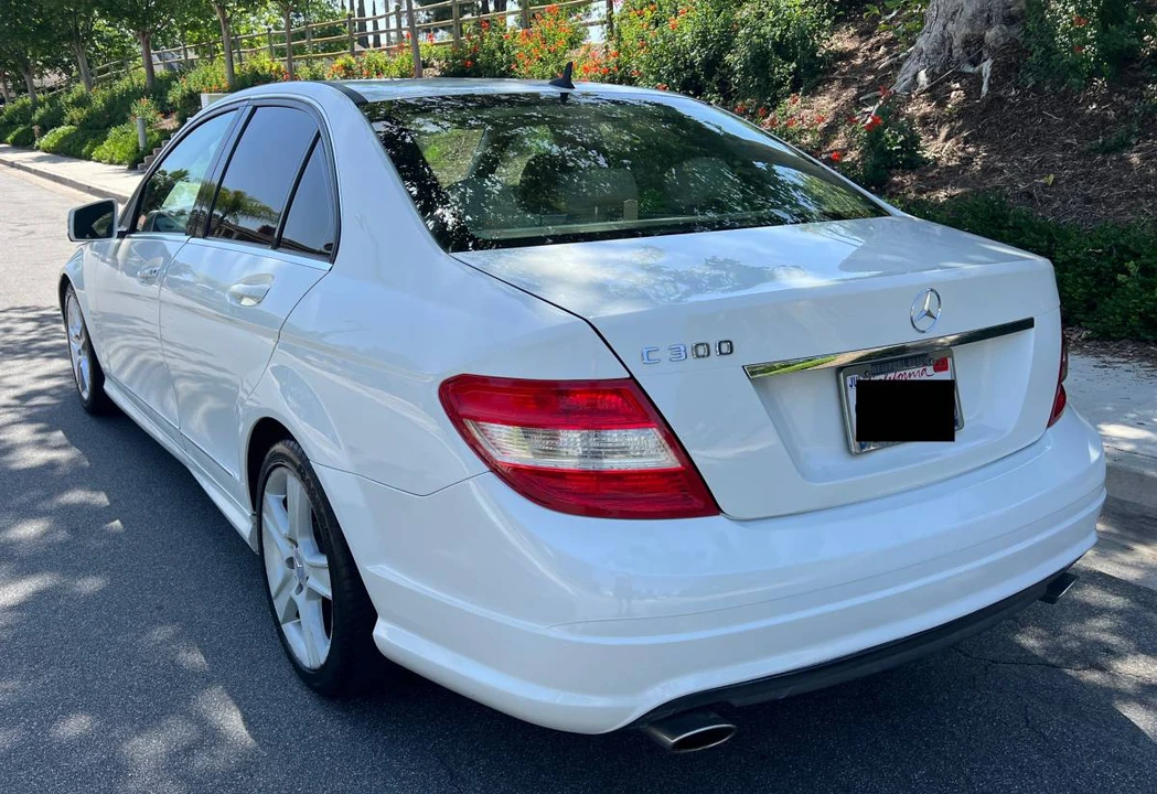 2010 Mercedes-Benz W204 C-Class - Image 4 of 10