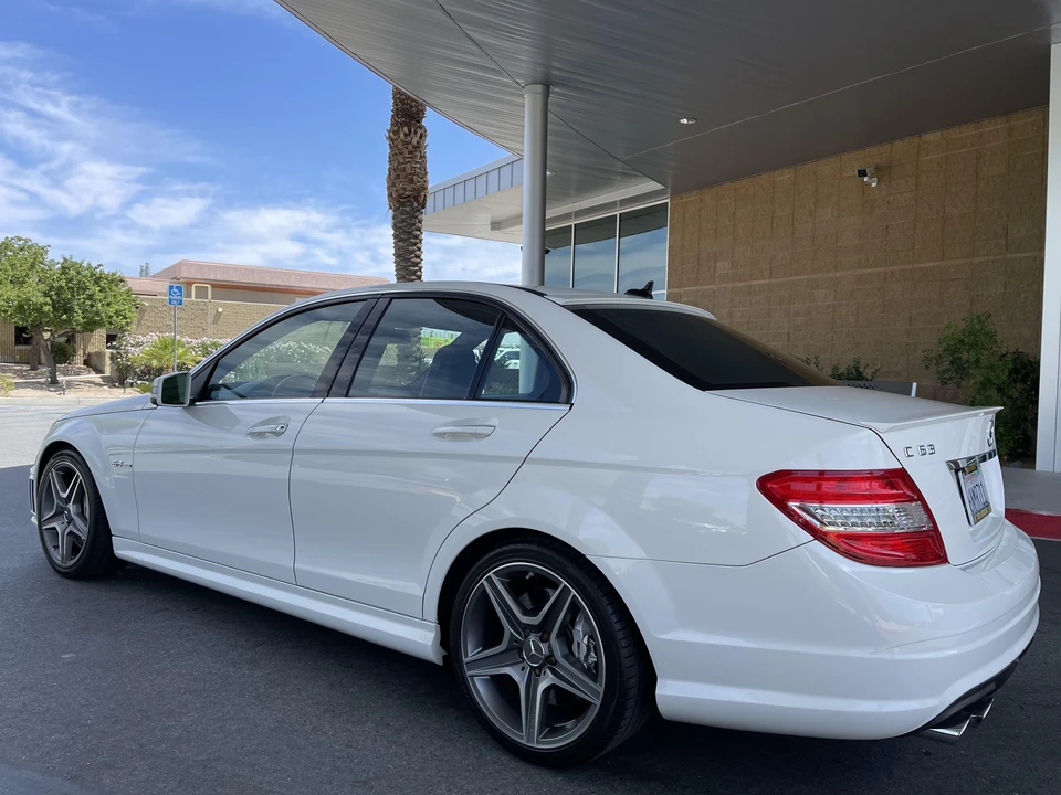 2010 Mercedes-Benz W204 C 63 AMG - Image 9 of 31