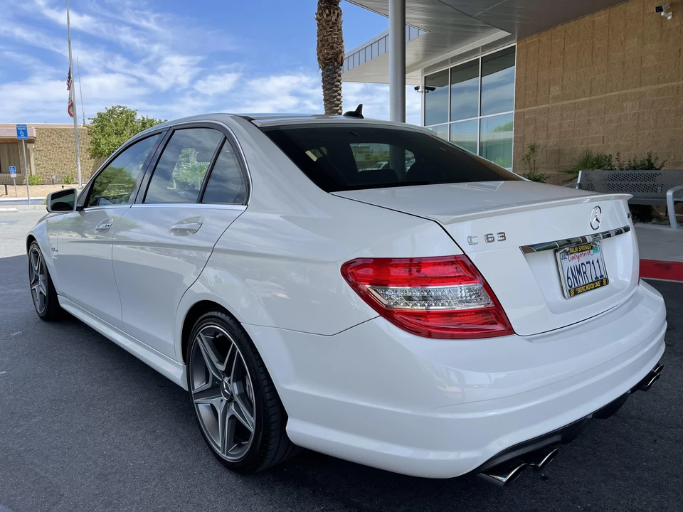 2010 Mercedes-Benz W204 C 63 AMG - Image 10 of 31