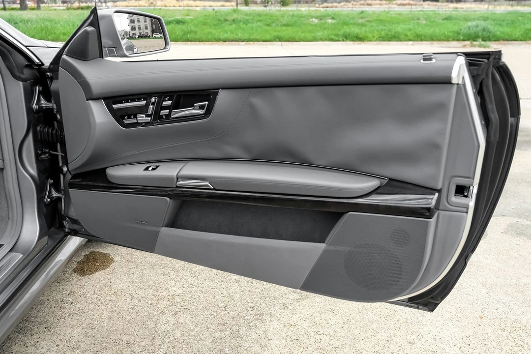 2010 Mercedes-Benz - Image 31 of 31