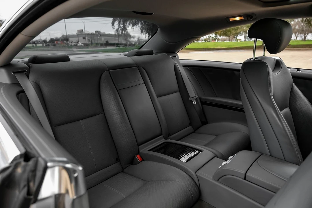 2010 Mercedes-Benz - Image 25 of 31