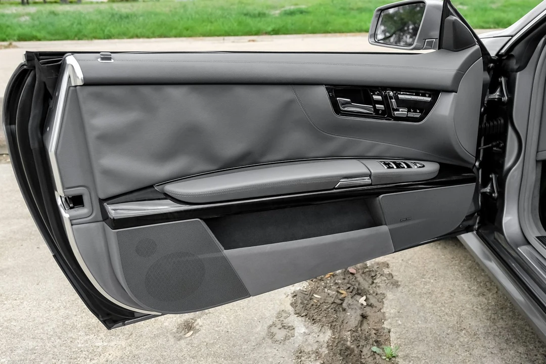 2010 Mercedes-Benz - Image 28 of 31