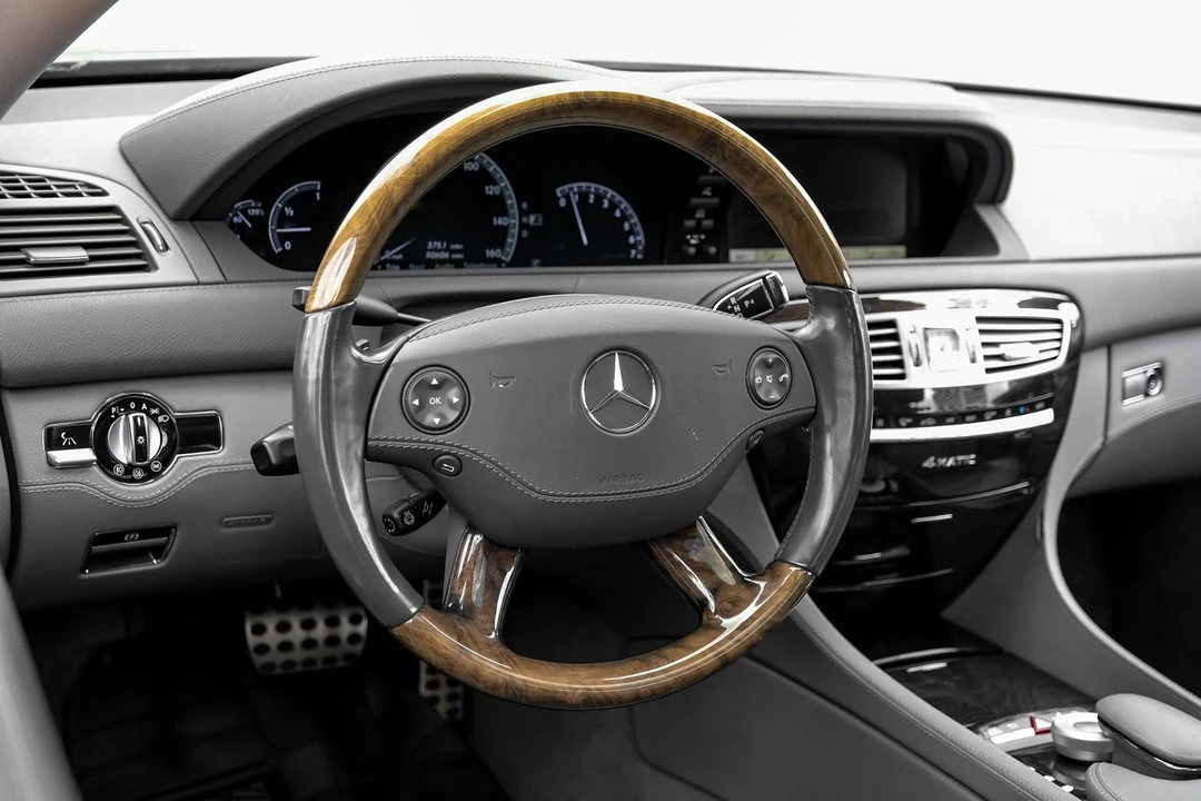 2010 Mercedes-Benz - Image 11 of 31
