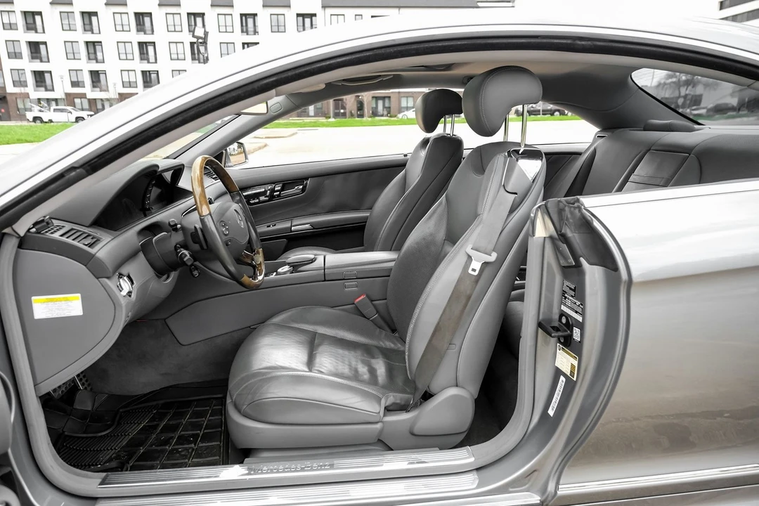 2010 Mercedes-Benz - Image 4 of 31