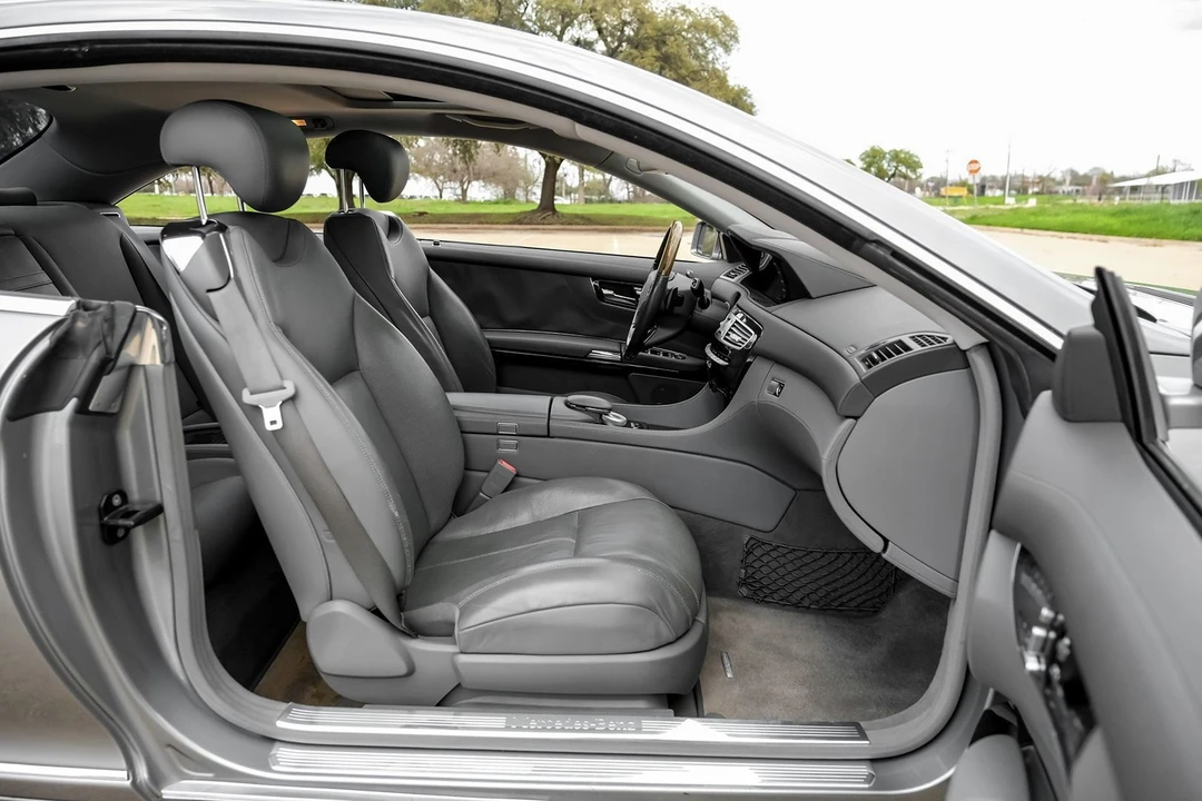 2010 Mercedes-Benz - Image 23 of 31