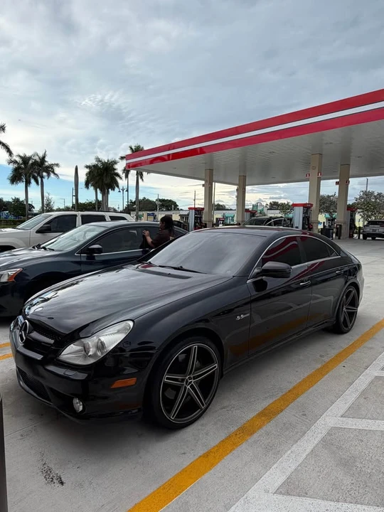 2010 Mercedes-Benz C219 CLS-Class - Image 10 of 20