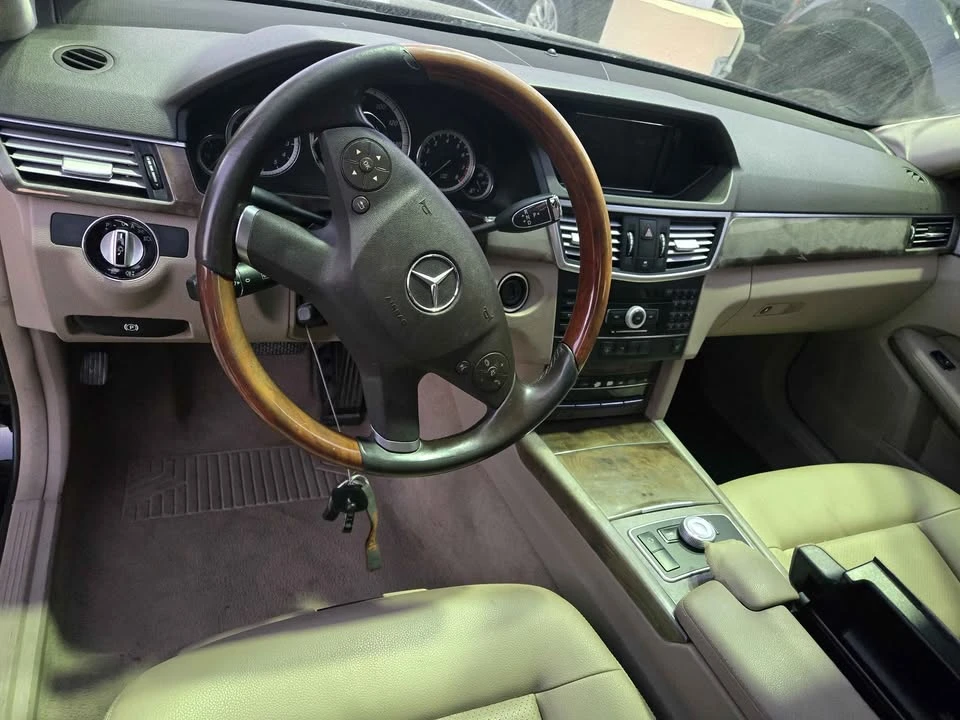 2010 Mercedes-Benz W212 E-Class - Image 6 of 8