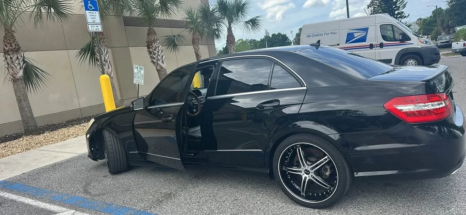 2010 Mercedes-Benz W212 E-Class - Image 2 of 3