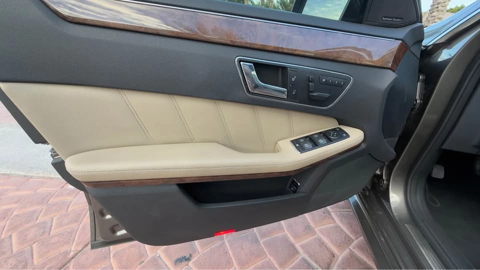 2010 Mercedes-Benz W212 E-Class - Image 12 of 15