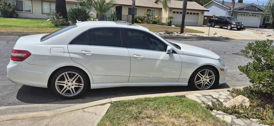 2010 Mercedes-Benz W212 E-Class - Image 2 of 3