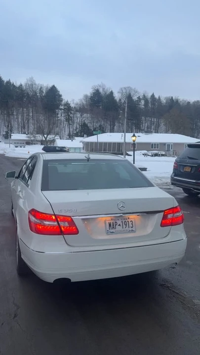 2010 Mercedes-Benz W212 E-Class - Image 2 of 3
