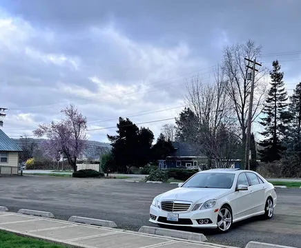 2010 Mercedes-Benz E-Class E 350 4MATIC Sedan 4D