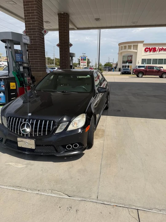 2010 Mercedes-Benz W212 E-Class - Image 2 of 11