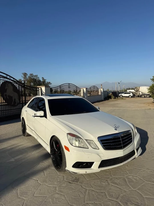 2010 Mercedes-Benz W212 E-Class - Image 5 of 14