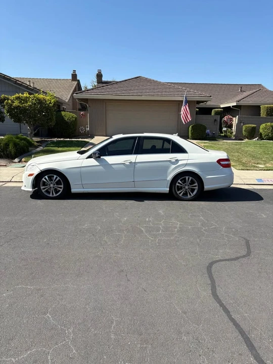 2010 Mercedes-Benz W212 E-Class - Image 2 of 16