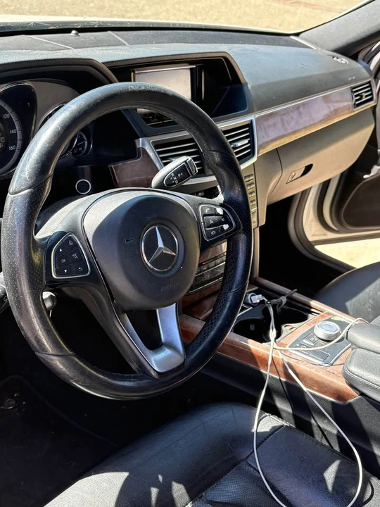 2010 Mercedes-Benz W212 E-Class - Image 9 of 16