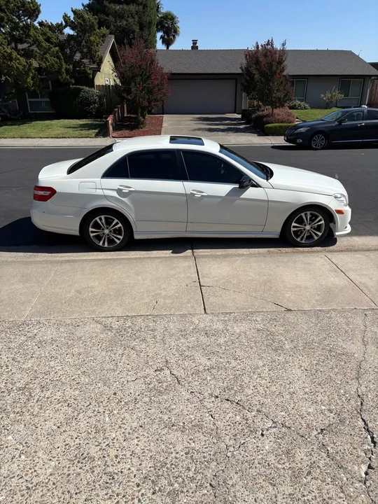 2010 Mercedes-Benz W212 E-Class - Image 6 of 16