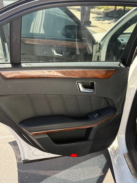 2010 Mercedes-Benz W212 E-Class - Image 12 of 16