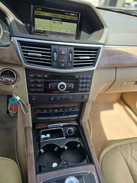 2010 Mercedes-Benz W212 E-Class - Image 15 of 18