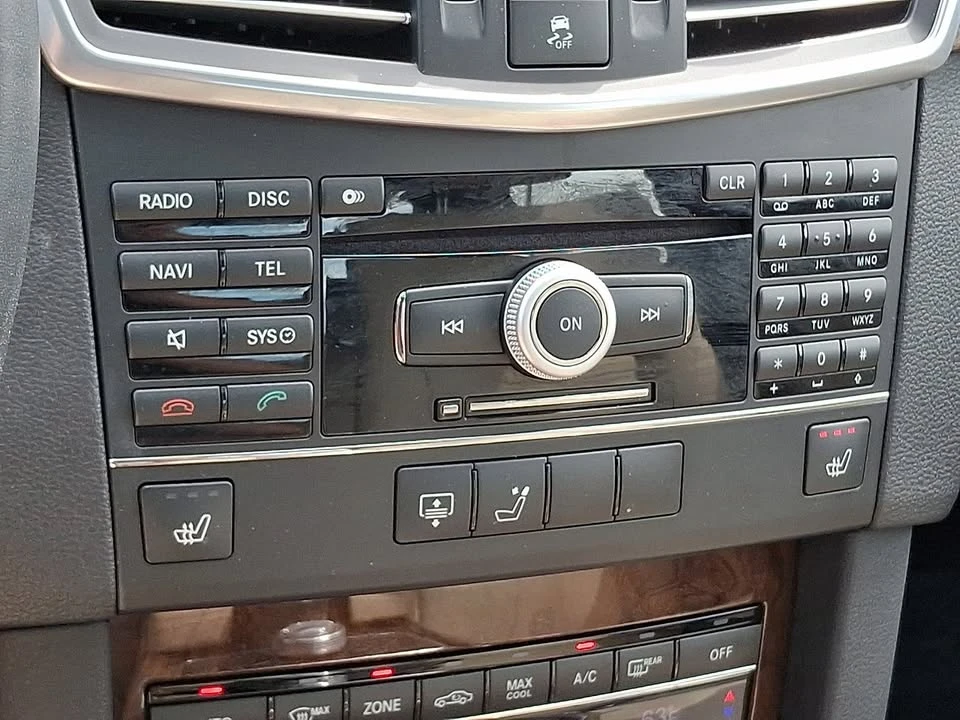 2010 Mercedes-Benz W212 E-Class - Image 17 of 19