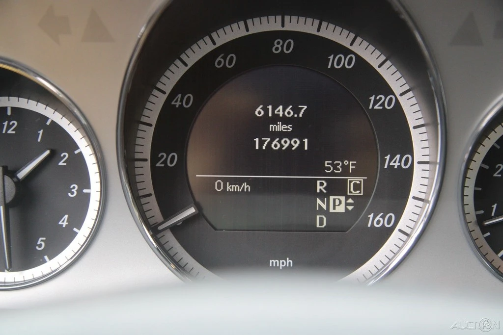 2010 Mercedes-Benz W212 E-Class - Image 17 of 21