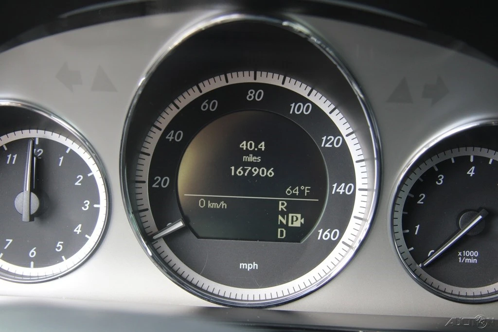 2010 Mercedes-Benz W212 E-Class - Image 16 of 21