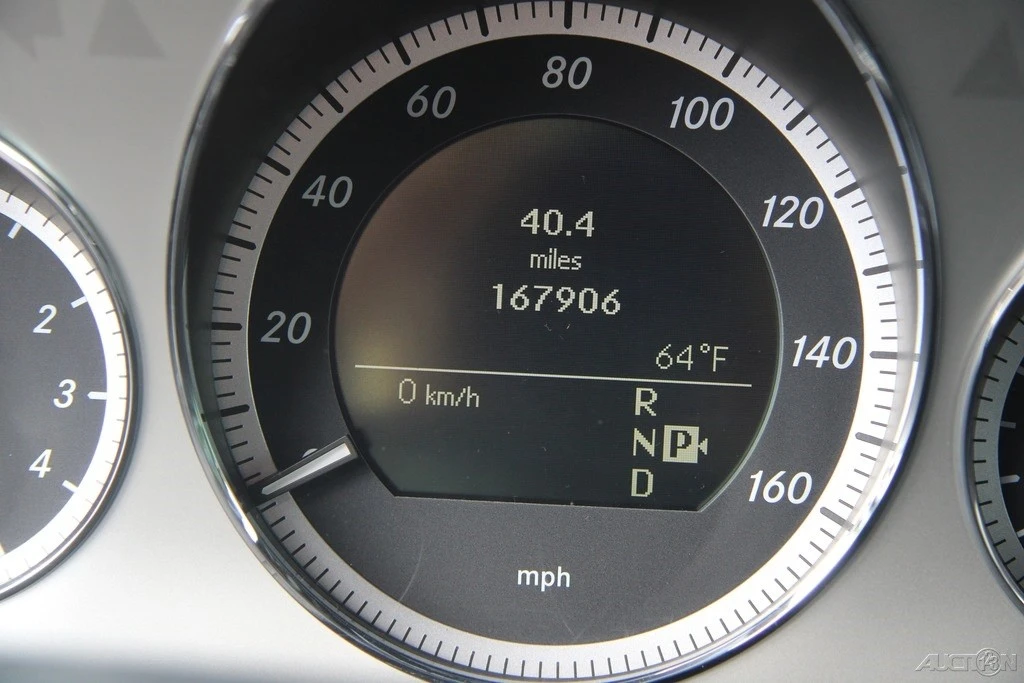 2010 Mercedes-Benz W212 E-Class - Image 17 of 21