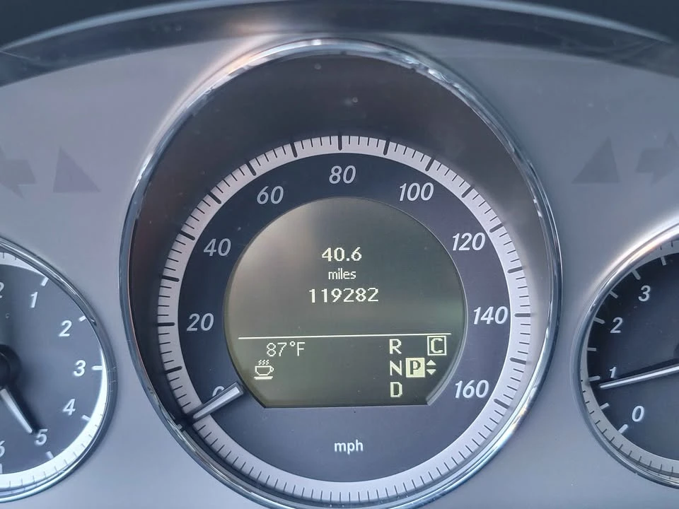 2010 Mercedes-Benz W212 E-Class - Image 15 of 15