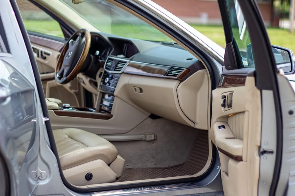 2010 Mercedes-Benz W212 E-Class - Image 13 of 16