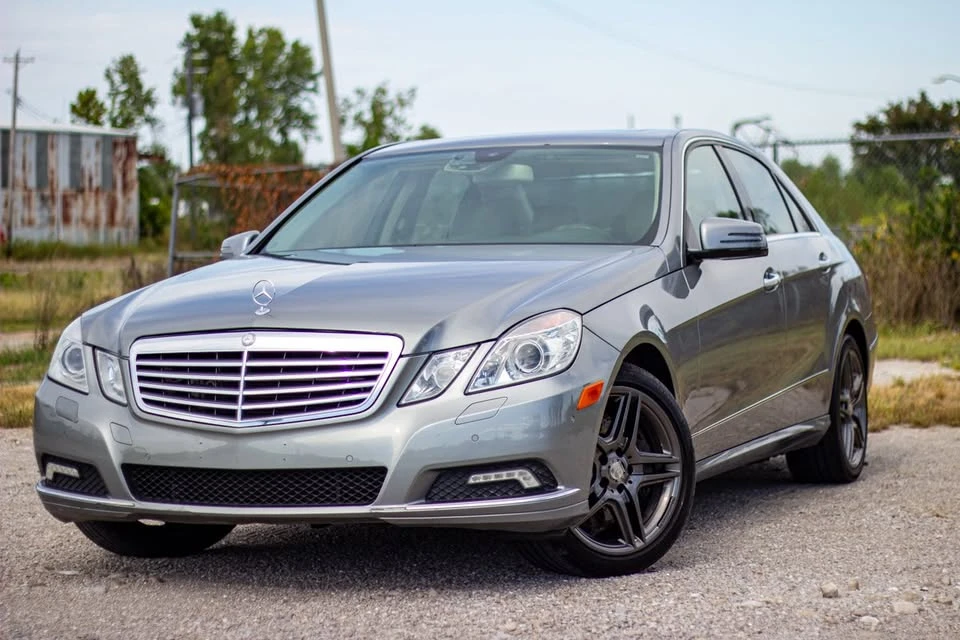 2010 Mercedes-Benz W212 E-Class - Image 2 of 16