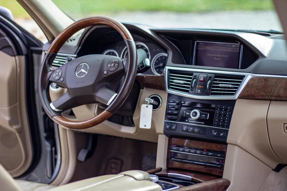 2010 Mercedes-Benz W212 E-Class - Image 14 of 16