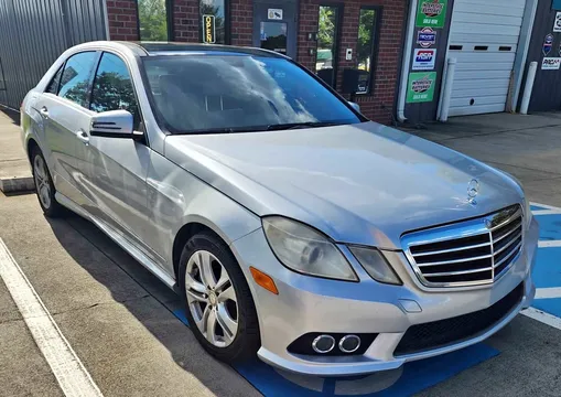 2010 Mercedes-Benz E-Class E 550 4MATIC Sedan