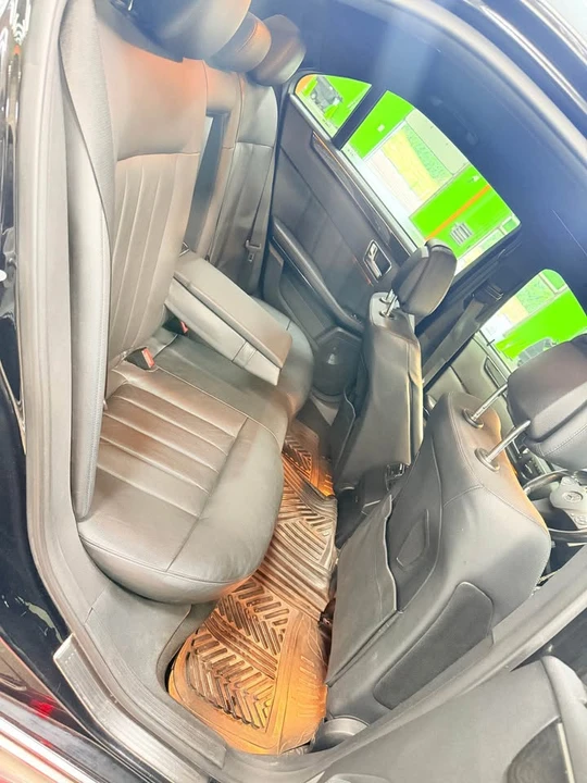 2010 Mercedes-Benz W212 E-Class - Image 9 of 15
