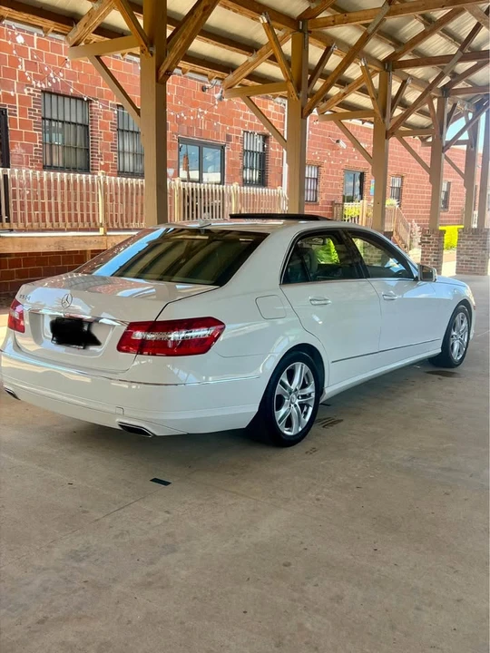 2010 Mercedes-Benz W212 E-Class - Image 6 of 10