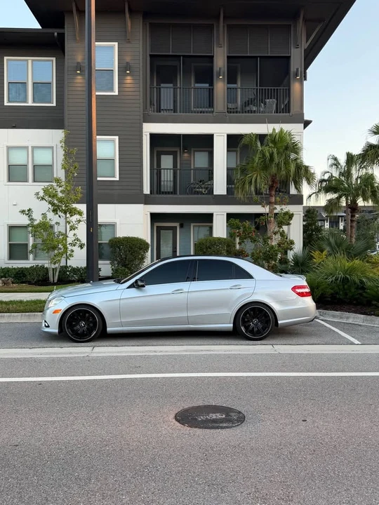 2010 Mercedes-Benz W212 E-Class - Image 2 of 15