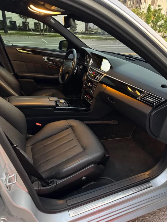 2010 Mercedes-Benz W212 E-Class - Image 9 of 15