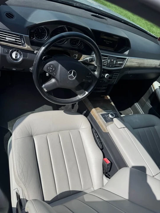 2010 Mercedes-Benz W212 E-Class - Image 16 of 19