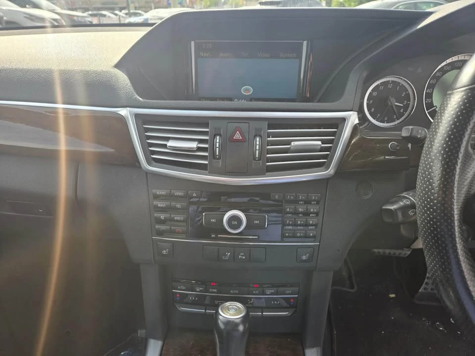 2010 Mercedes-Benz W212 E-Class - Image 10 of 14