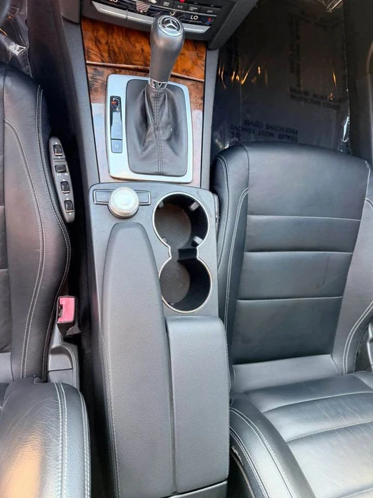 2010 Mercedes-Benz W212 E-Class - Image 15 of 20