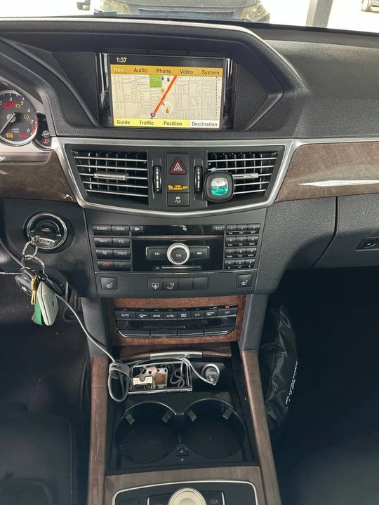 2010 Mercedes-Benz W212 E-Class - Image 8 of 11