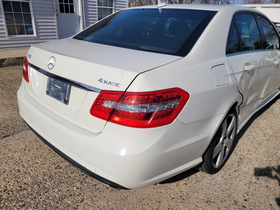 2010 Mercedes-Benz W212 E-Class - Image 19 of 21