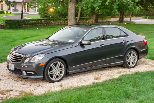 2010 Mercedes-Benz E350 4Matic Sedan