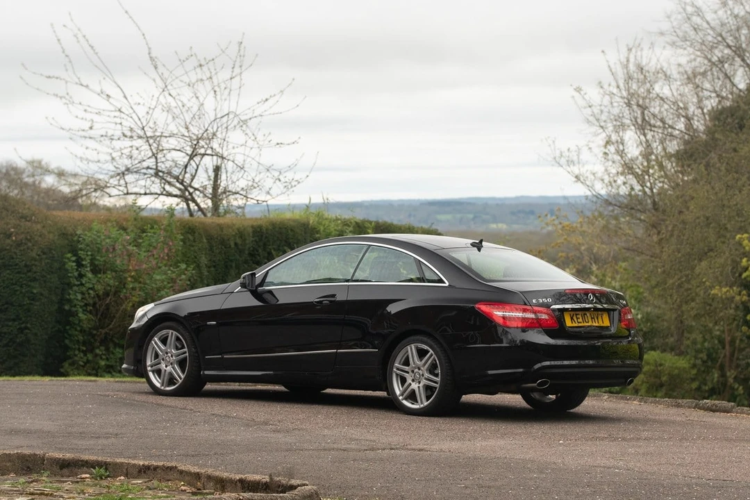 2010 Mercedes-Benz W212 E-Class - Image 12 of 30