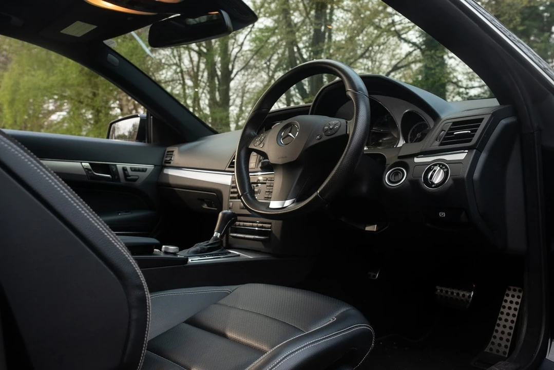 2010 Mercedes-Benz W212 E-Class - Image 18 of 30