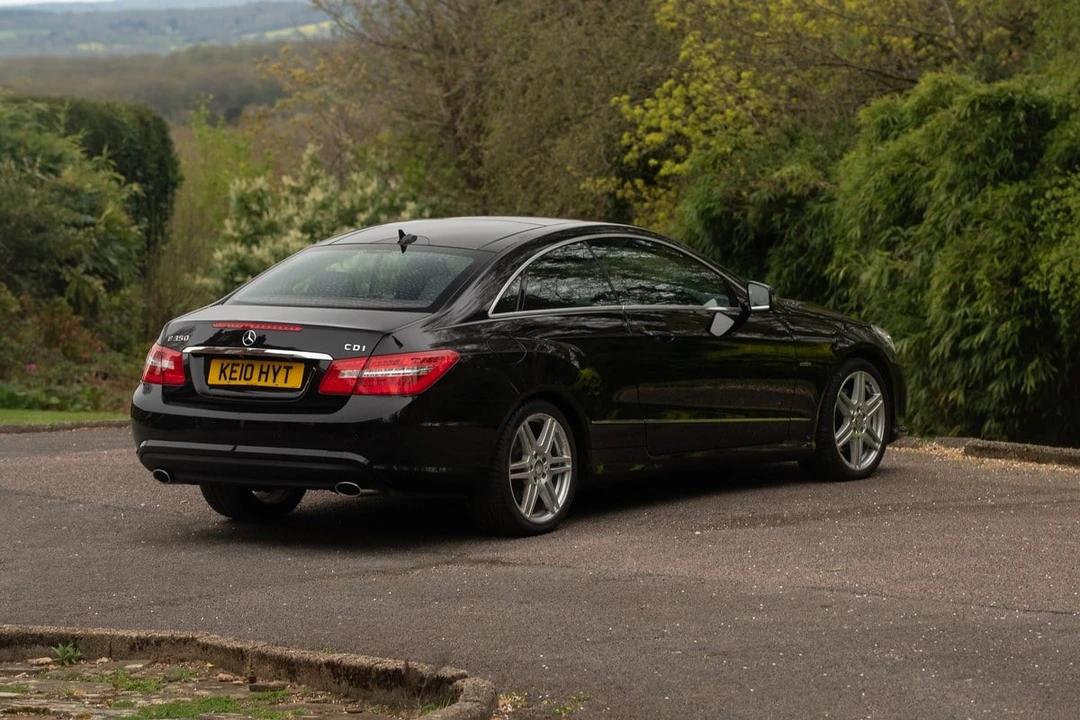 2010 Mercedes-Benz W212 E-Class - Image 11 of 30