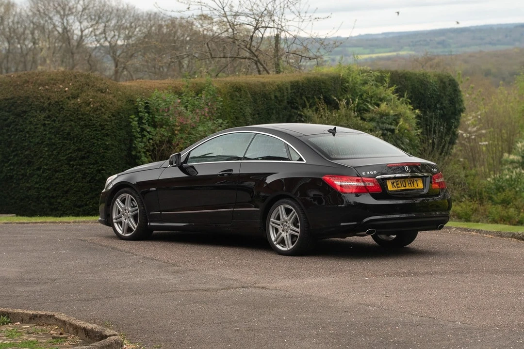 2010 Mercedes-Benz W212 E-Class - Image 9 of 30