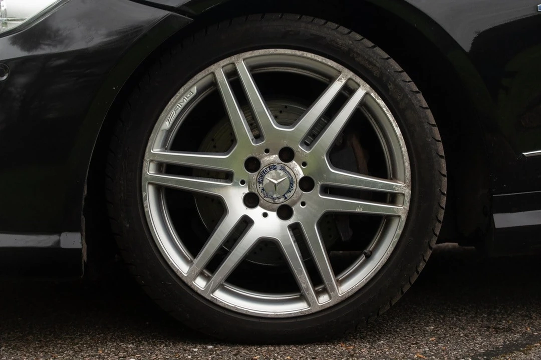 2010 Mercedes-Benz W212 E-Class - Image 15 of 30